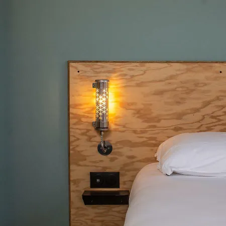 Hotel Eklo Centre Bastide 3*